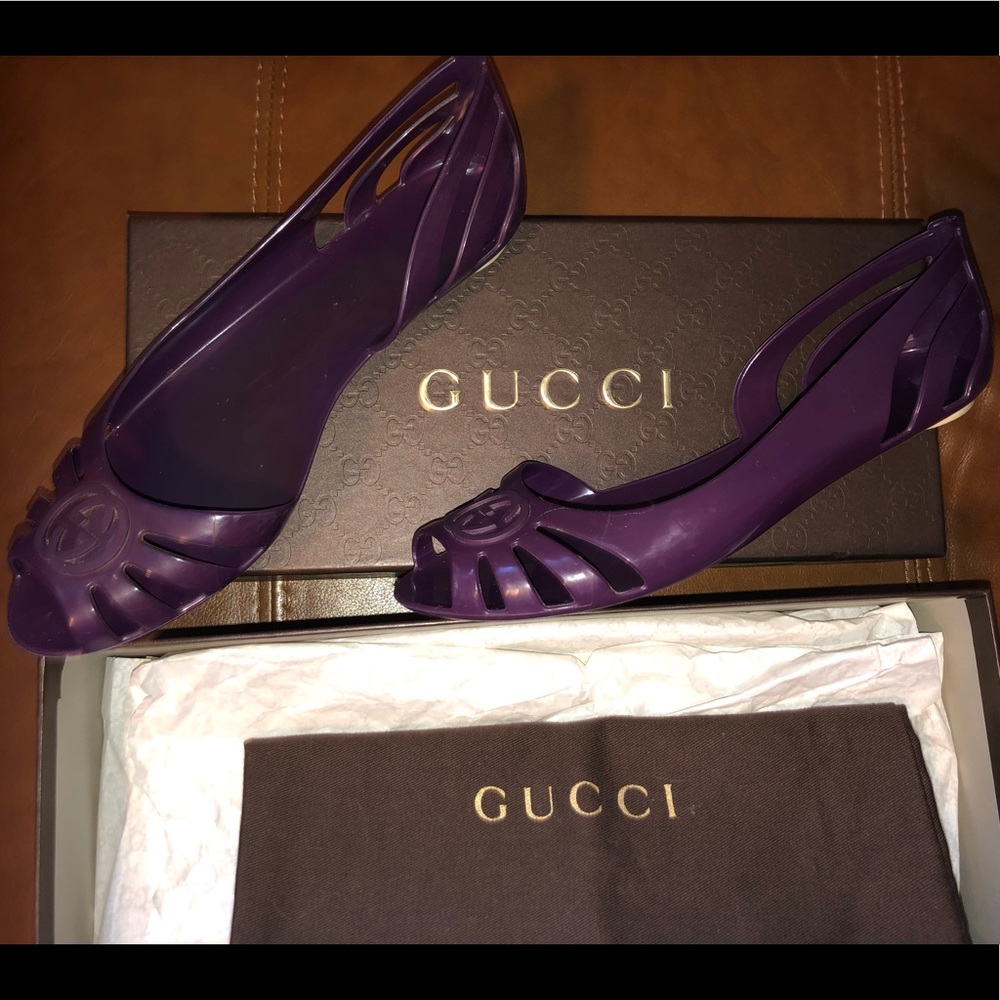 Gucci rubber flat sandals, size 36 (6).